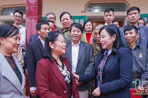 Đồng chí Bí thư Tỉnh ủy dự sinh hoạt với Chi bộ Thanh Xuyên 4