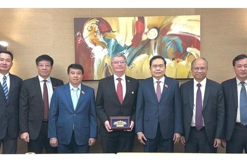 Phó Chủ tịch Thường trực Quốc hội Trần Thanh Mẫn tiếp đại diện Liên đoàn Võ cổ truyền Việt Nam tại Bồ Đào Nha