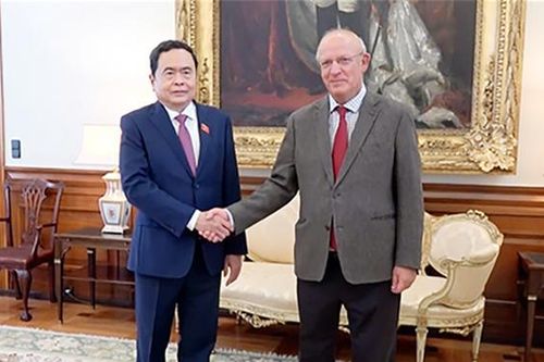 Phó Chủ tịch Thường trực Quốc hội Trần Thanh Mẫn gặp Chủ tịch Quốc hội Bồ Đào Nha