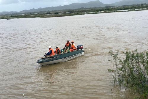 Phú Yên: Hơn 150 cán bộ chiến sĩ tìm kiếm học sinh đuối nước
