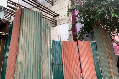Việc thi công, xây dựng tại số 707 đường Giải Phóng, phường Giáp Bát (quận Hoàng Mai): Cần bảo đảm an toàn cuộc sống người dân
