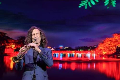 Nghệ sĩ Kenny G cống hiến một đêm nhạc đẳng cấp tại Hà Nội