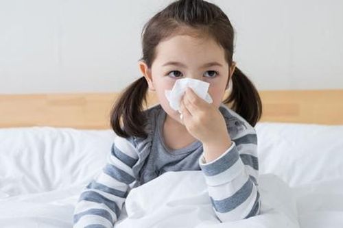 Cảm lạnh ở trẻ gây biến chứng gì, điều trị hiệu quả ra sao?