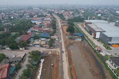 Quốc lộ 6 tắc 'không lối thoát', dự án mở rộng chậm trễ vì tắc mặt bằng