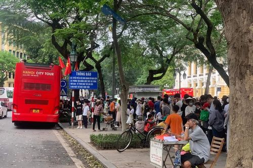 Hà Nội sắp có tuyến buýt city tour 1 tầng ngắm hồ Tây, giá thấp nhất 100.000 đồng/lượt
