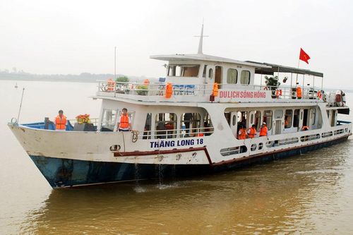 Du lịch sông Hồng vẫn 'ngủ Đông'