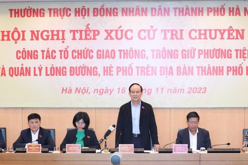 Quản lý lòng đường, hè phố rất phức tạp, phải kiểm soát chặt chẽ
