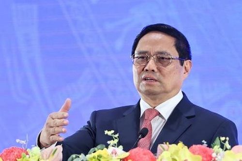 Thủ tướng: Cấp thiết kiến tạo động lực tăng trưởng mới; tiền lương khu vực công và khu vực tư sẽ tiệm cận nhau