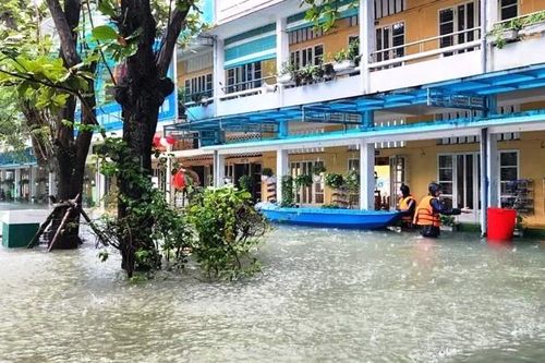 Học sinh Thừa Thiên Huế tiếp tục nghỉ học đến ngày 17/11 do mưa lũ