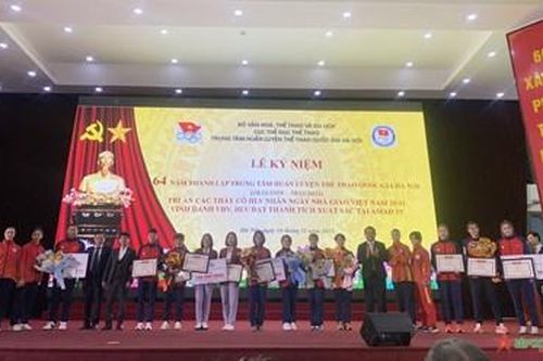 Trung tâm Huấn luyện Thể thao Quốc gia Hà Nội nhận Bằng khen của Thủ tướng