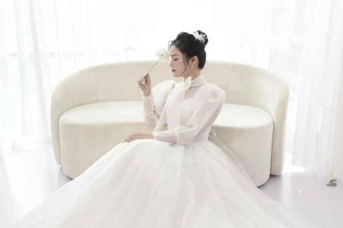 Cựu hot girl tuyển nữ Việt Nam bất ngờ 'theo chồng bỏ cuộc chơi'