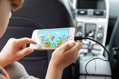 Nữ sinh đeo vòng bạc sạc điện thoại tử vong: Lời cảnh báo