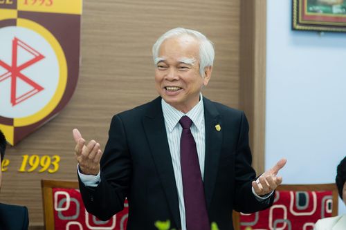 Dù công nghệ có phát triển, vai trò của người thầy vẫn luôn được khẳng định