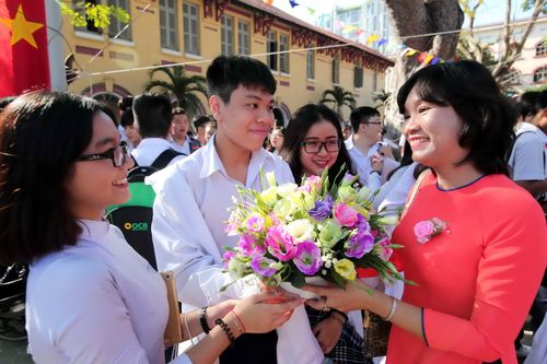 Hướng đến tri ân cống hiến lặng thầm của thầy cô