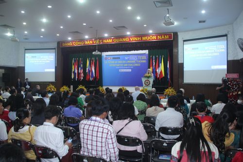 Tương lai của giảng dạy Tiếng Anh: Cơ hội và Thách thức