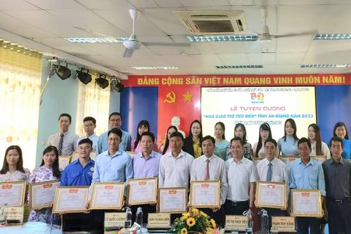 An Giang vinh danh và tuyên dương 19 'Nhà giáo trẻ tiêu biểu' năm 2023