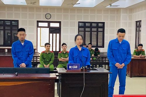 Rủ nhau 'phê' ma túy trong quán karaoke