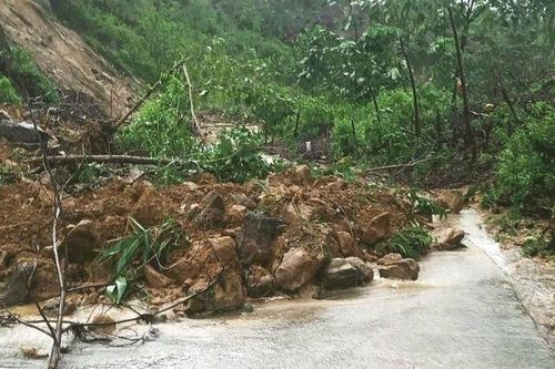 Hơn 500 hộ dân miền núi Quảng Nam bị cô lập do sạt lở