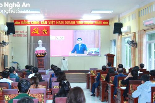 Tuyên truyền đậm nét về Đại hội XIII Công đoàn Việt Nam