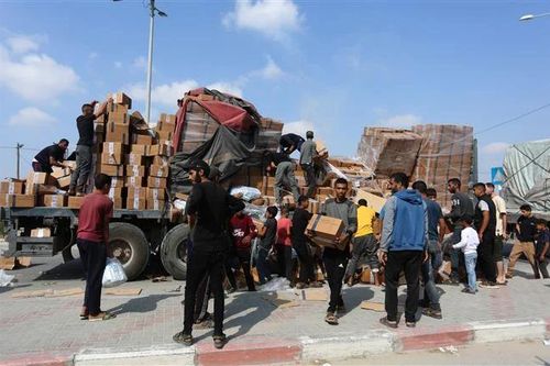 LHQ: Israel sẽ không giới hạn số lượng xe cứu trợ vào Dải Gaza