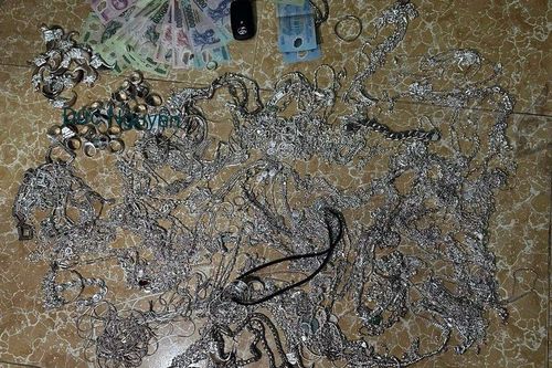 Trộm đột nhập tiệm vàng 'khoắng' sạch 13kg bạc trị giá 200 triệu đồng