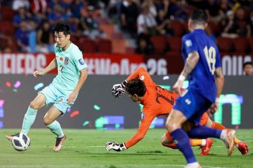 Công làm thủ phá, ĐT Thái Lan thua ngược trước ĐT Trung Quốc