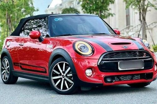 Lăn bánh 5 năm, xe mui trần Mini Cooper S Convertible được chào bán với giá ngỡ ngàng