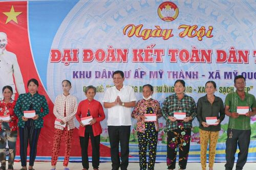 Ấm áp Ngày hội Đại đoàn kết toàn dân tộc tại Mỹ Quới