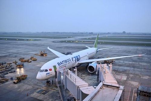 Tỷ lệ bay đúng giờ toàn ngành hàng không giảm