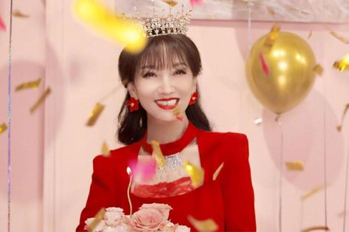 Nữ diễn viên mừng sinh nhật lần thứ 70, nhan sắc tươi trẻ gây bất ngờ