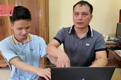 Thầy giáo khiếm thị truyền cảm hứng