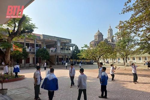 Làm gì để ngăn hành vi lệch chuẩn trong môi trường giáo dục?