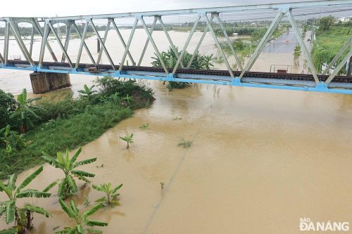 Lũ trên sông Vu Gia đang vượt mức báo động 2