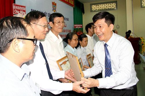 Dân vận khéo trong vùng đồng bào tôn giáo