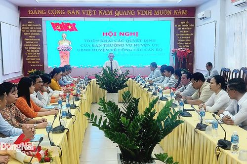 Tân Phú triển khai các quyết định về công tác cán bộ