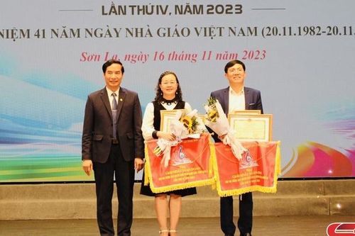 Công diễn và tổng kết, trao giải Hội thi 'Tiếng hát Người giáo viên nhân dân' tỉnh Sơn La lần thứ IV