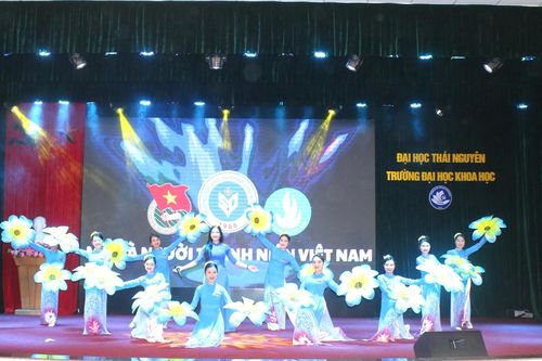 Tổ chức vòng lưu diễn 'Hành trình bài ca sinh viên'