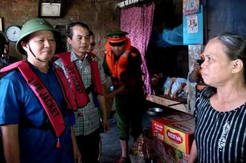 Bí thư Tỉnh ủy Lê Trường Lưu chỉ đạo công tác khắc phục hậu quả mưa lũ