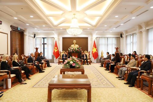 Phó Chánh án TANDTC Nguyễn Văn Du tiếp xã giao Bộ trưởng Bộ Tư pháp Hungary
