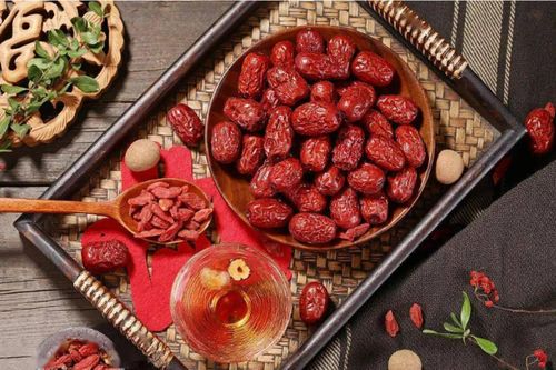 Kiên trì uống trà táo đỏ kỷ tử một tháng, lợi ích bất ngờ gì sẽ tự tìm tới bạn?