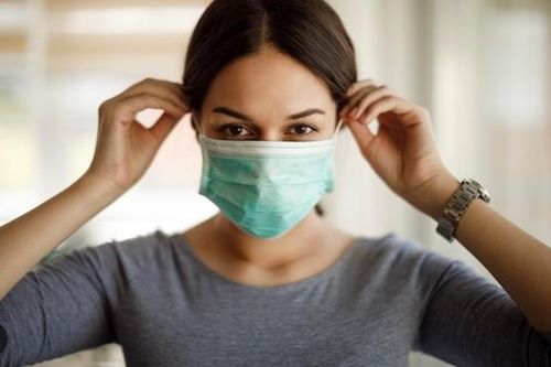 Tại sao vẫn cần đeo khẩu trang khi COVID-19 là bệnh truyền nhiễm nhóm B?