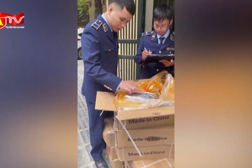 Ngăn chặn gần 1.000 sản phẩm thực phẩm nhập lậu dịp cuối năm