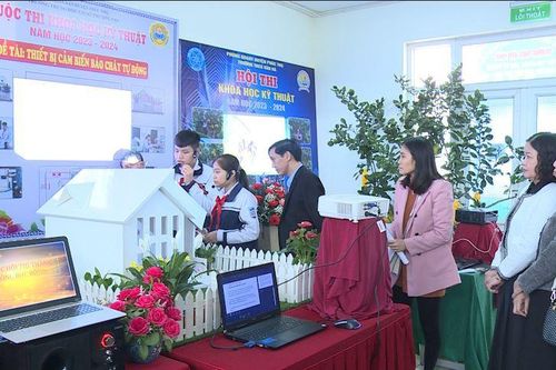 Ấn tượng với 'Hệ thống báo cháy liên hộ gia đình và thang thoát hiểm'