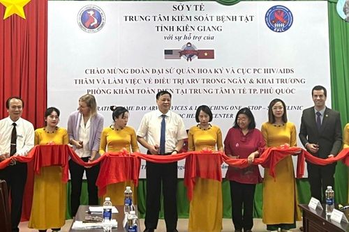 Tổng lãnh sự Mỹ tại TP Hồ Chí Minh đến thăm, làm việc tại Phú Quốc