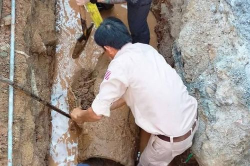 Quảng Bình: Xử lý bom nặng khoảng 340kg dưới móng nhà dân