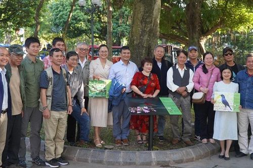 Triển lãm ảnh về chim Hà Nội góp phần nâng cao ý thức bảo vệ động vật hoang dã