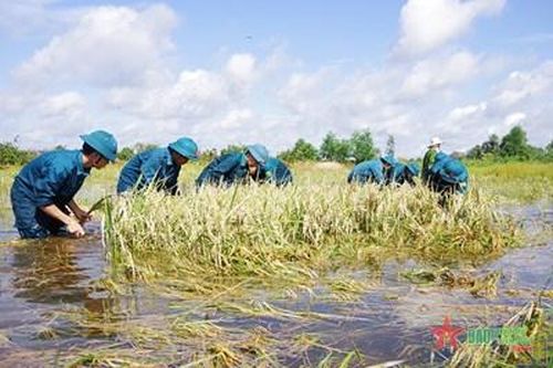 Huy động lực lượng giúp dân khắc phục hậu quả thiên tai