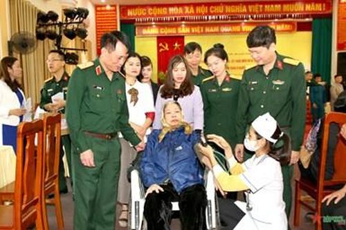 Tổng cục Hậu cần khám bệnh, cấp thuốc miễn phí cho 210 đối tượng chính sách