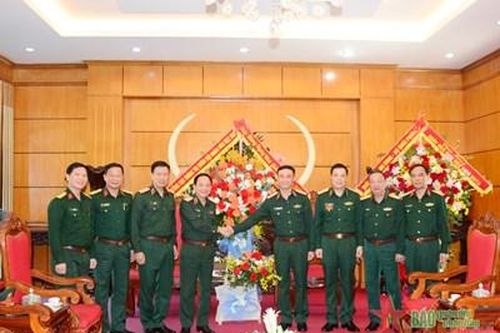 Thượng tướng Trịnh Văn Quyết thăm, chúc mừng Học viện Chính trị và Trường Sĩ quan Chính trị