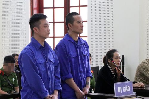 Bênh người nhà vác dao chém chết người